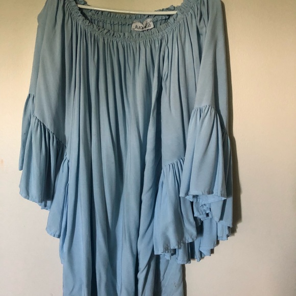 Off the shoulder dress with bell sleeves - Picture 2 of 3